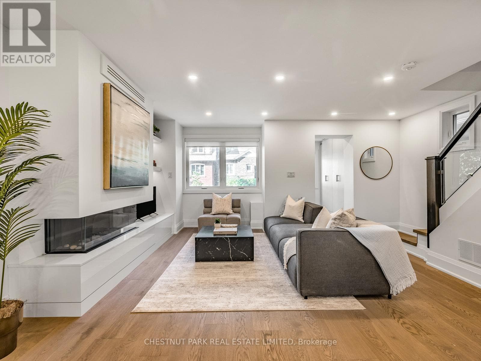 Single Family at 629 Duplex Avenue, Toronto (Lawrence Park South), Ontario - Photo 4 - RE/MAX Garden City Realty
