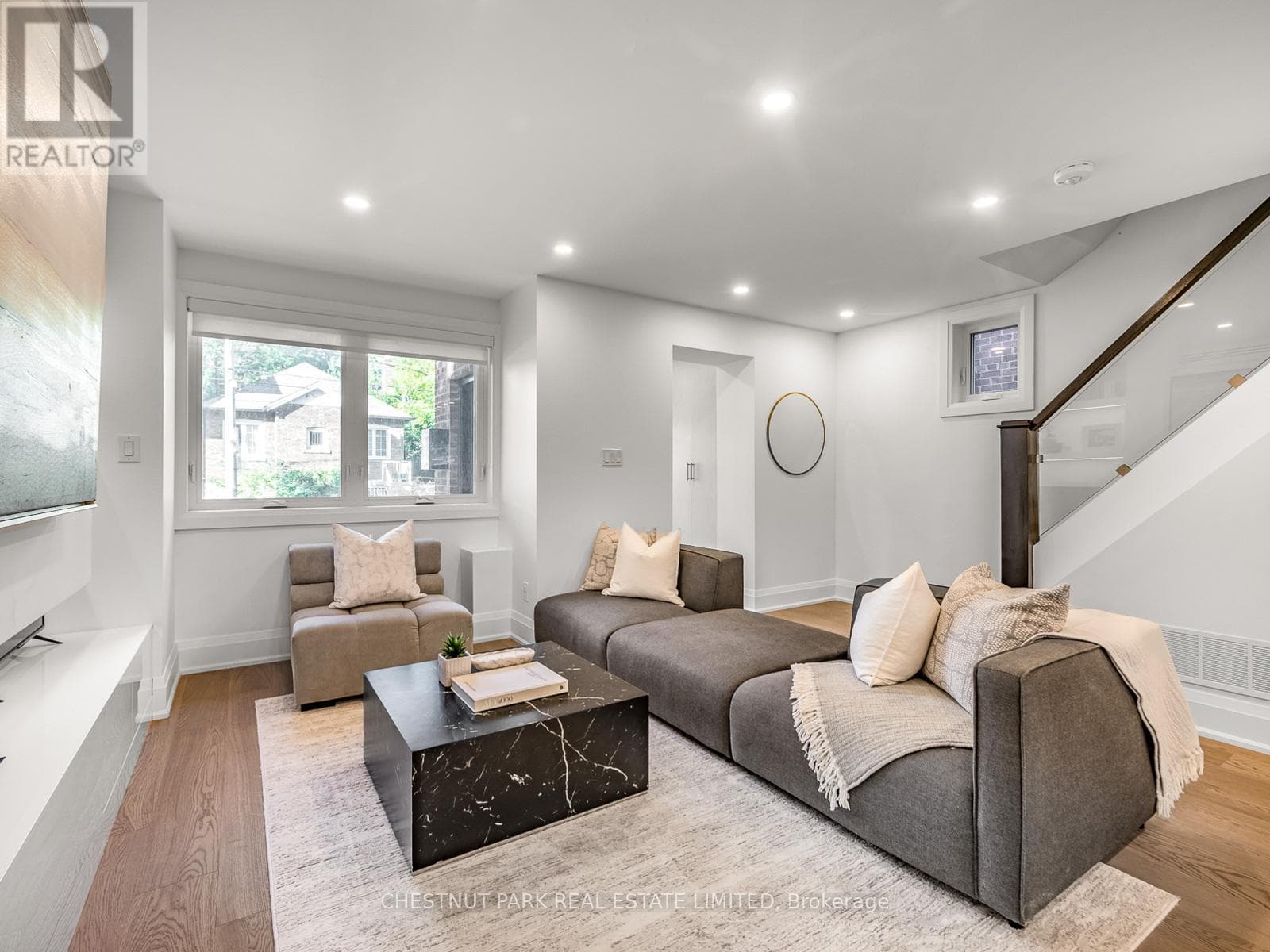 Single Family at 629 Duplex Avenue, Toronto (Lawrence Park South), Ontario - Photo 5 - RE/MAX Garden City Realty