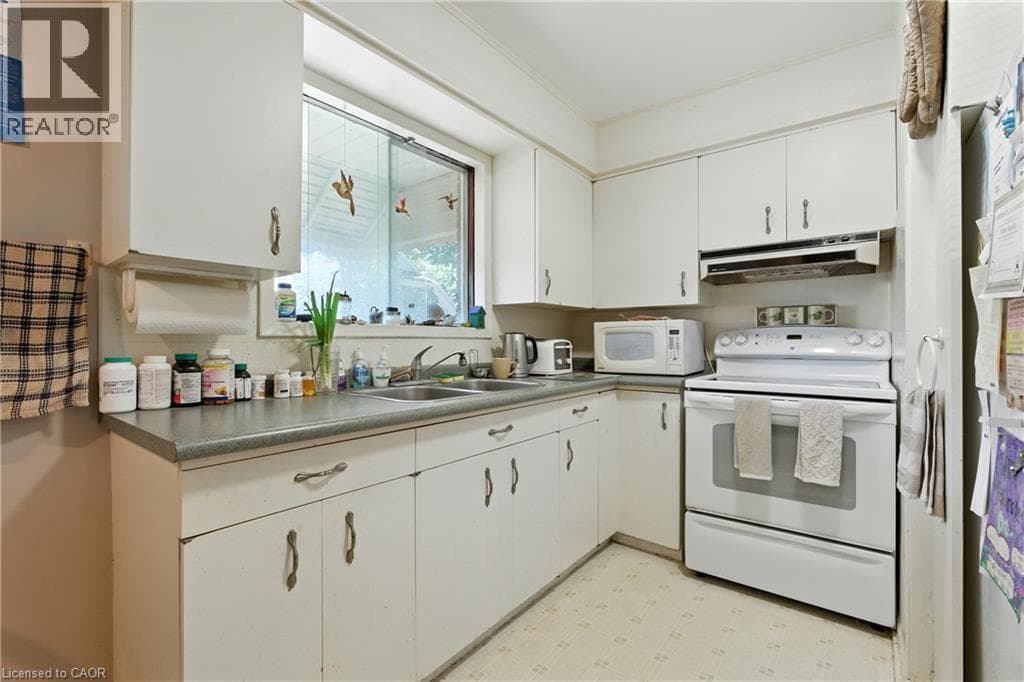 Multi-family at 34 SHOTWELL Street, Welland, Ontario - Photo 3 - RE/MAX Garden City Realty