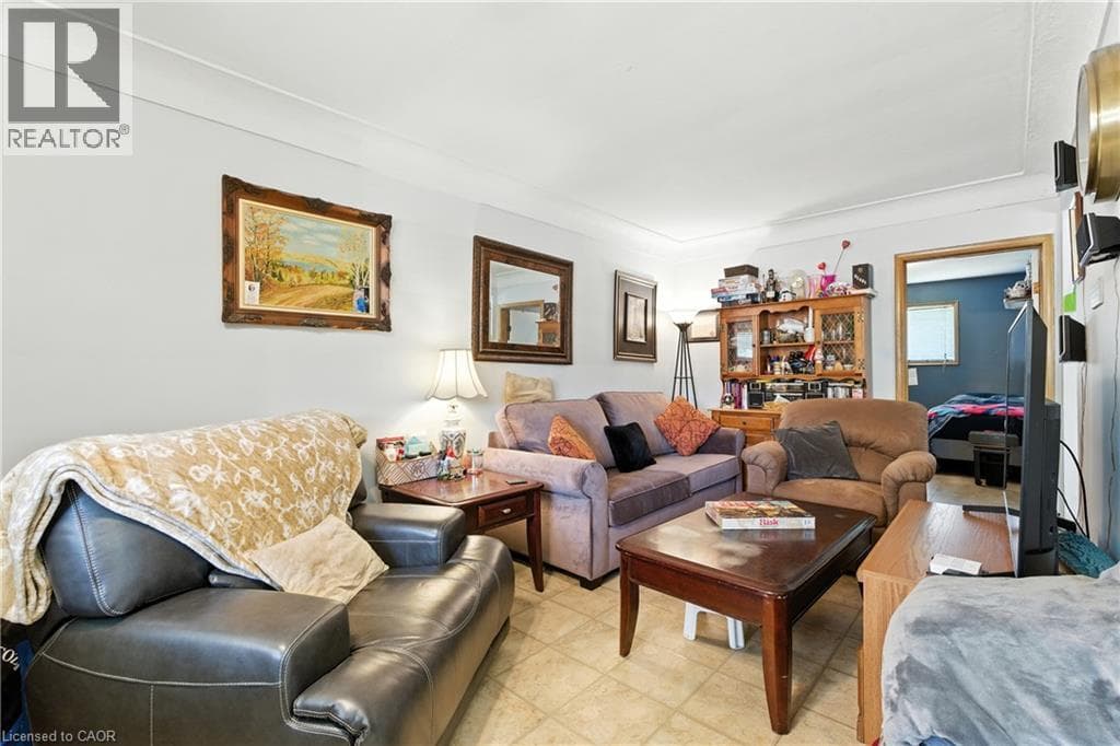 Multi-family at 34 SHOTWELL Street, Welland, Ontario - Photo 7 - RE/MAX Garden City Realty