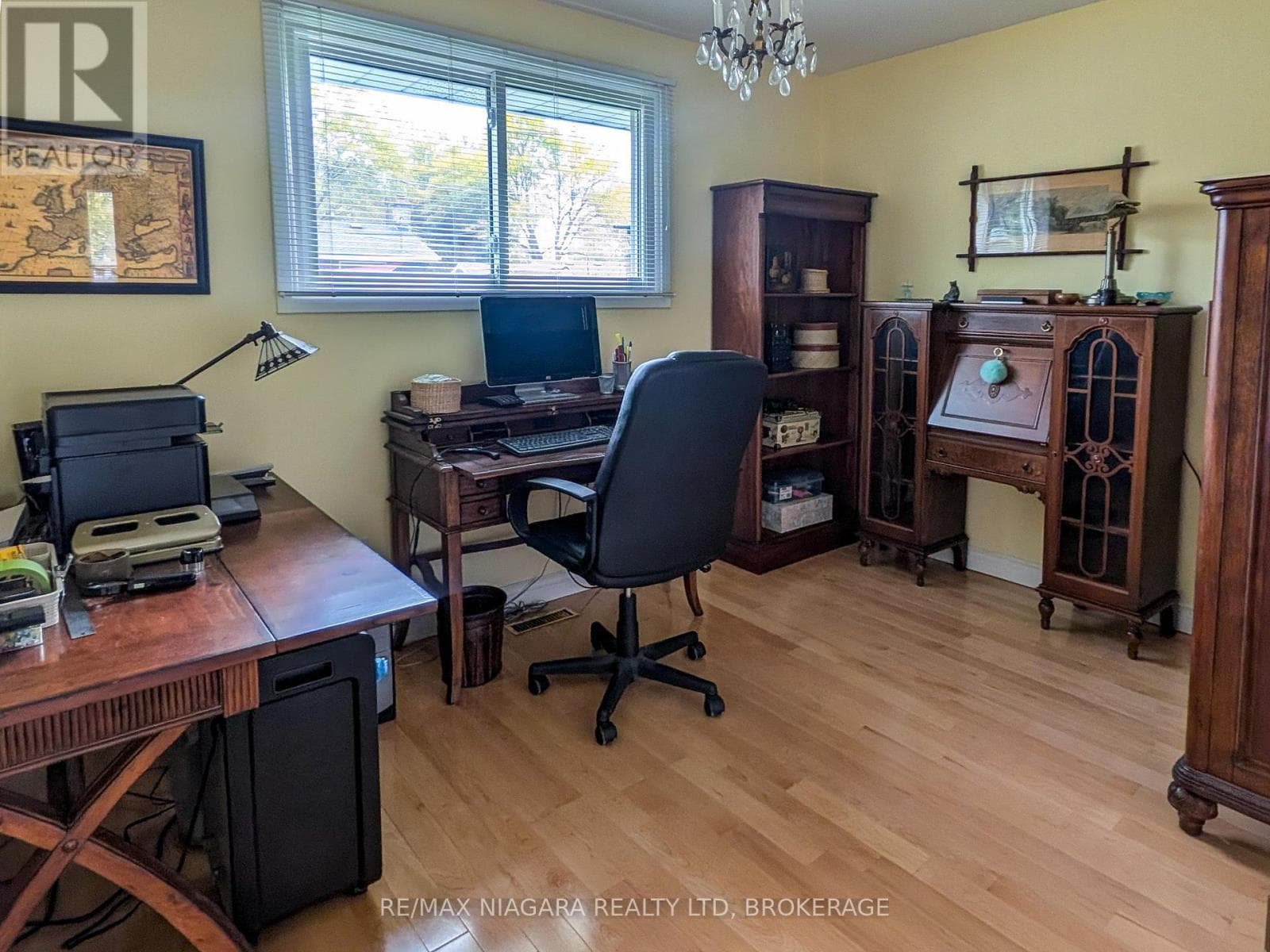 Single Family at 3170 Corry Crescent, Niagara Falls (Chippawa), Ontario - Photo 10 - RE/MAX Garden City Realty