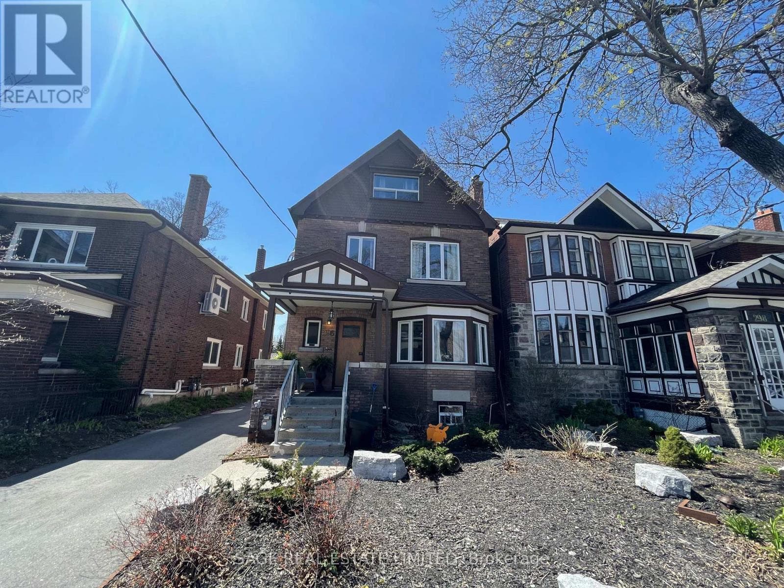 5- 296 Runnymede Road