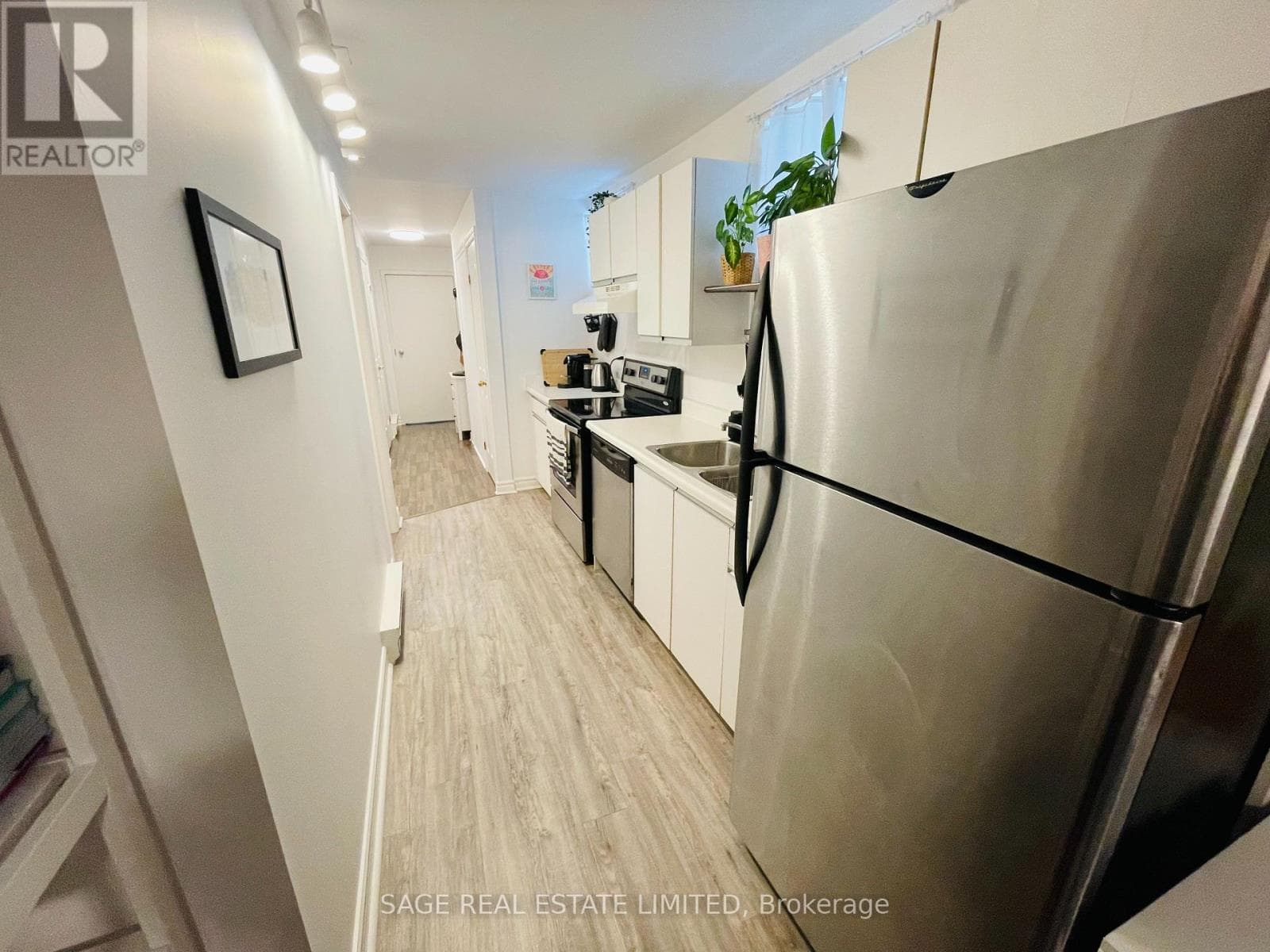 Multi-family at 5- 296 Runnymede Road, Toronto (Runnymede-Bloor West Village), Ontario - Photo 7 - RE/MAX Garden City Realty