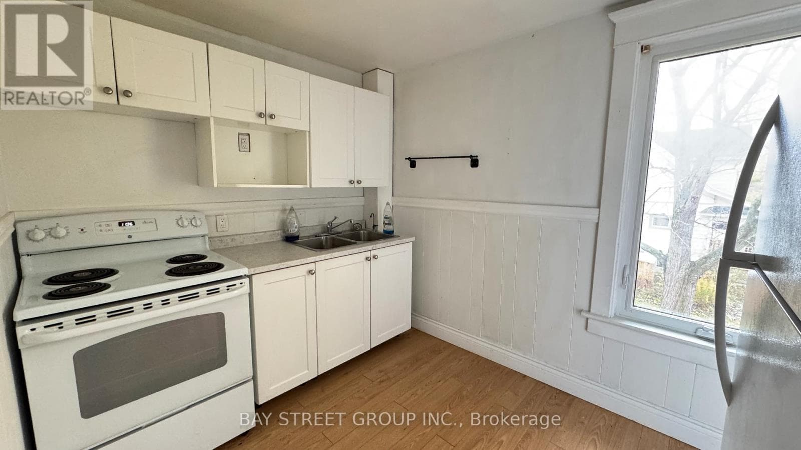 Multi-family at Upper- 5114 Mcrae Street, Niagara Falls (Cherrywood), Ontario - Photo 3 - RE/MAX Garden City Realty