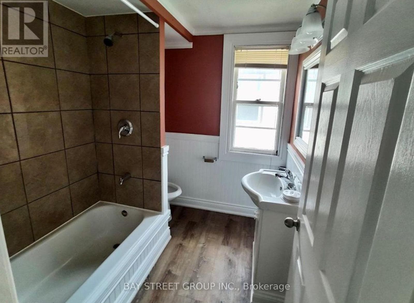 Multi-family at Upper- 5114 Mcrae Street, Niagara Falls (Cherrywood), Ontario - Photo 8 - RE/MAX Garden City Realty