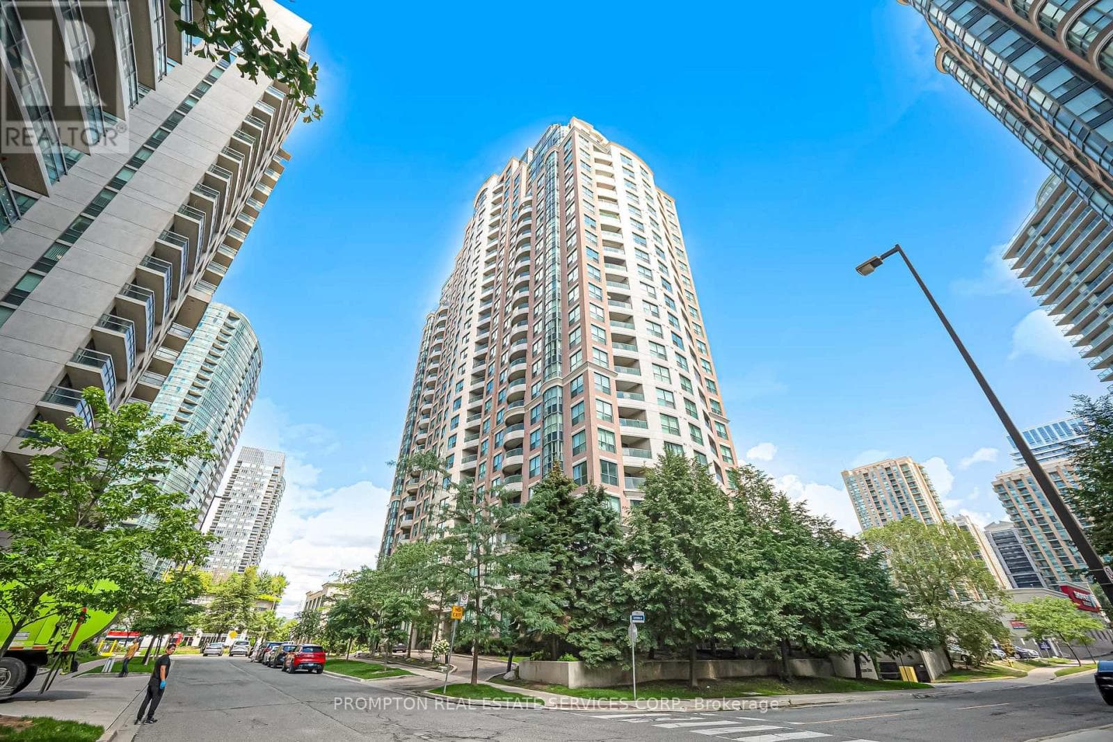 807- 7 Lorraine Drive