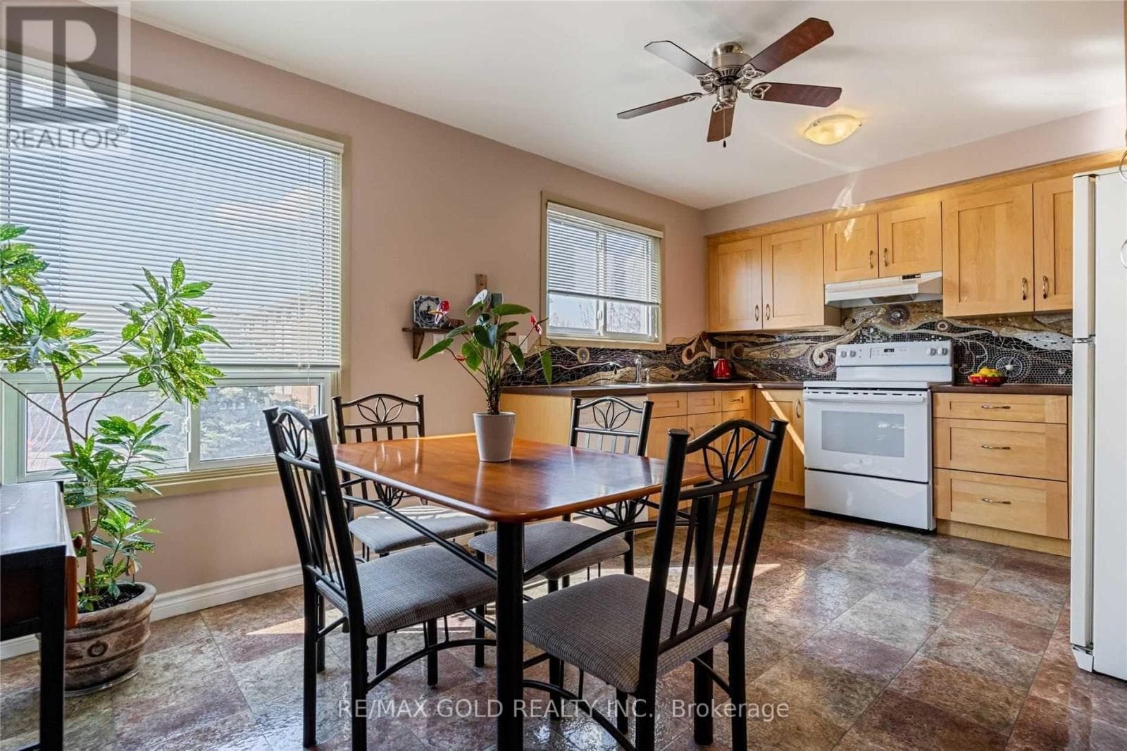 Single Family at 15- 6 Loconder Drive, Hamilton (Randall), Ontario - Photo 6 - RE/MAX Garden City Realty