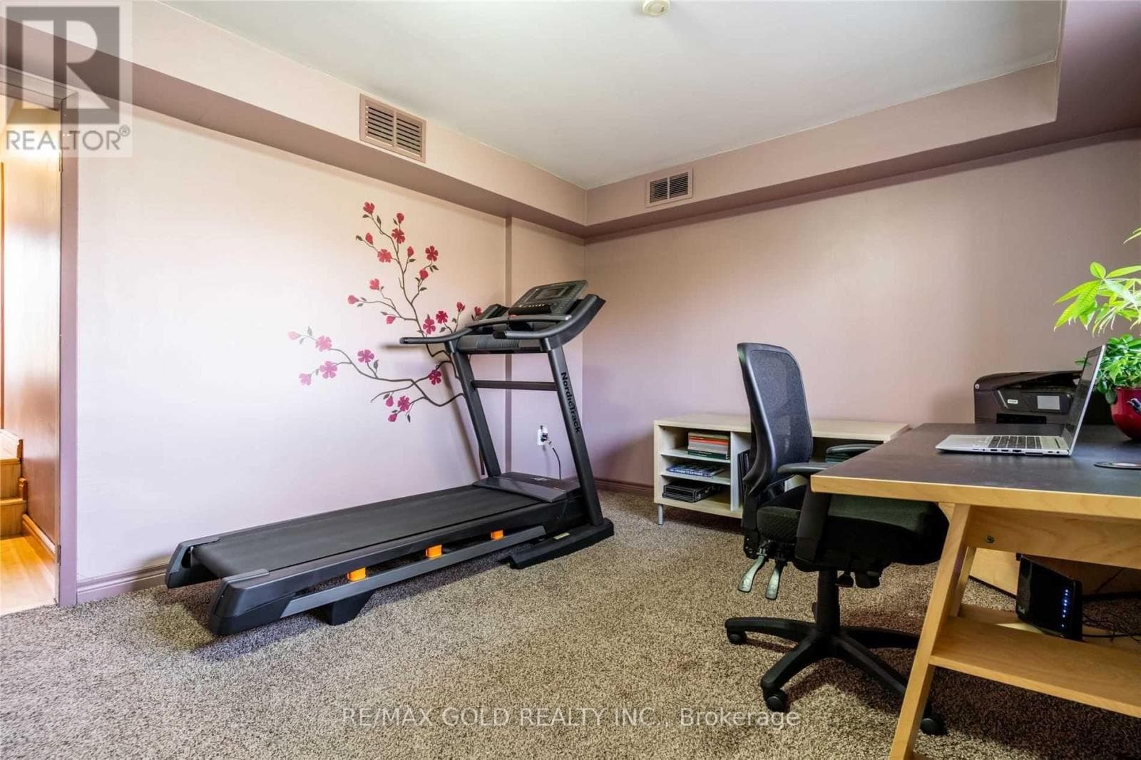 Single Family at 15- 6 Loconder Drive, Hamilton (Randall), Ontario - Photo 10 - RE/MAX Garden City Realty