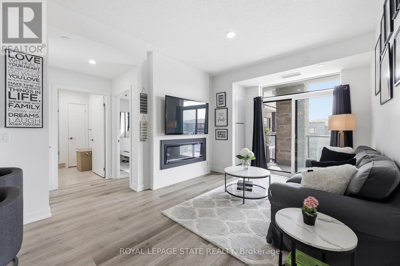 301- 600 North Service Road
