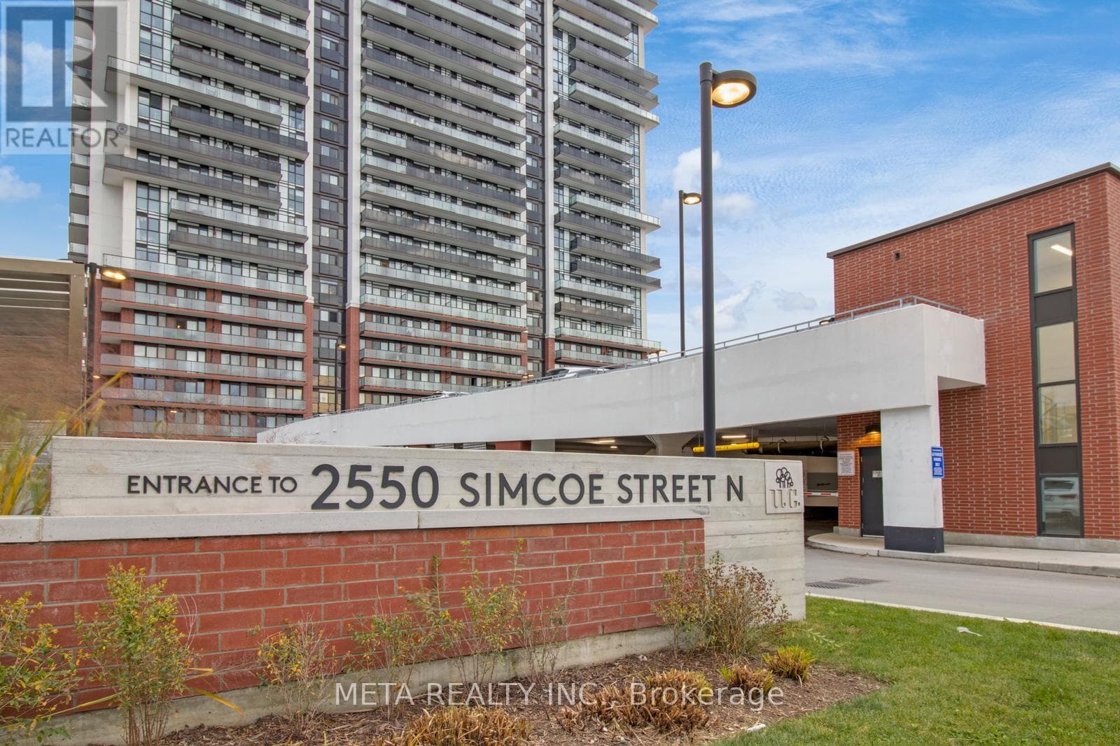 502- 2550 Simcoe Street