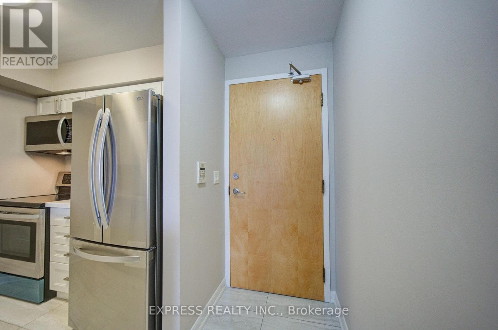 Single Family at 1005- 4978 Yonge Street, Toronto (Lansing-Westgate), Ontario - Photo 7 - RE/MAX Garden City Realty