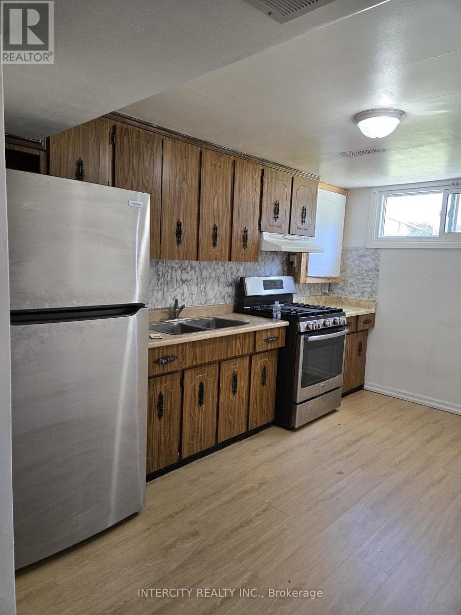 Single Family at Basement- 61 Hardwick Court, Toronto (Eringate-Centennial-West Deane), Ontario - Photo 4 - RE/MAX Garden City Realty