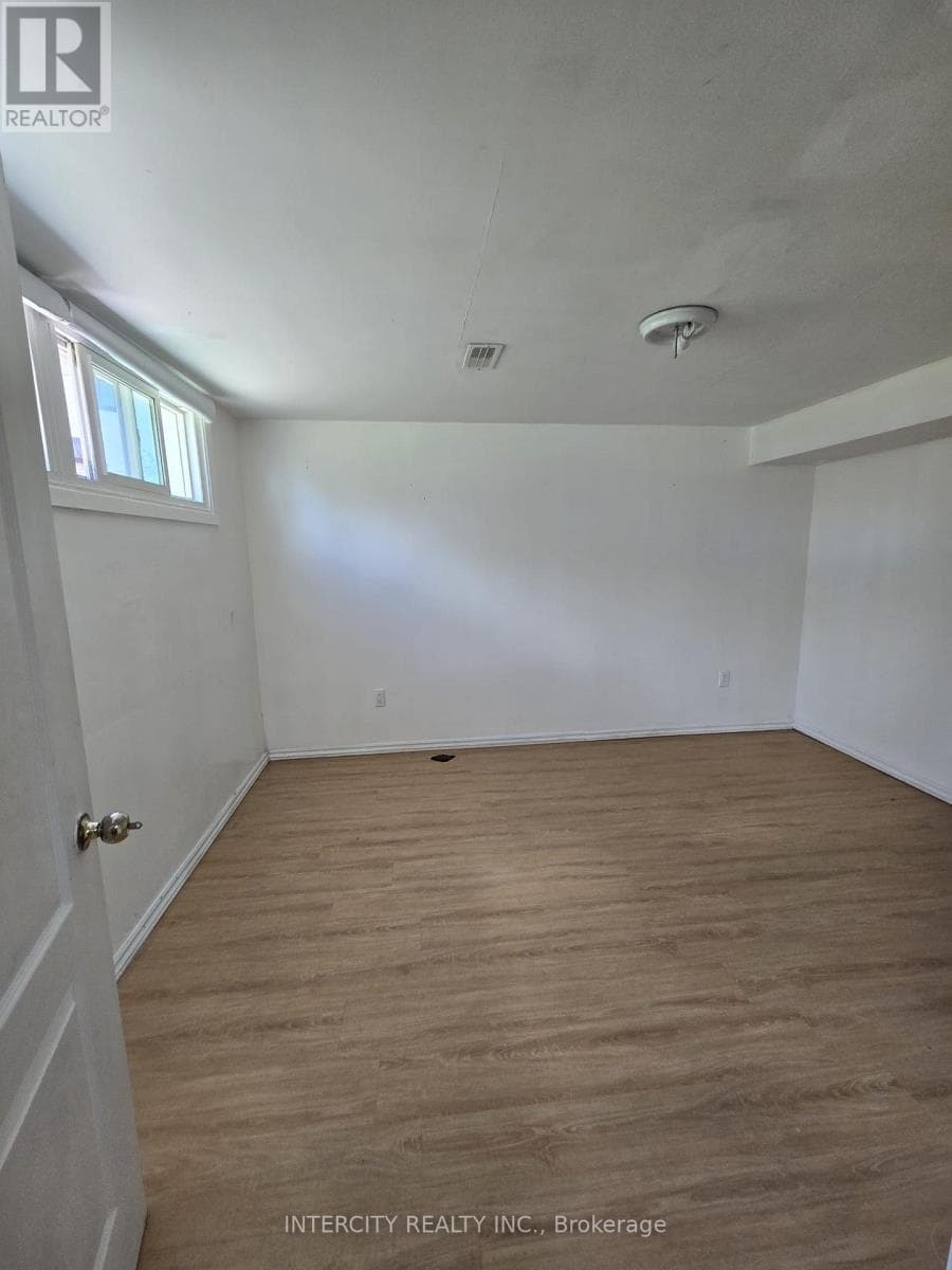 Single Family at Basement- 61 Hardwick Court, Toronto (Eringate-Centennial-West Deane), Ontario - Photo 5 - RE/MAX Garden City Realty