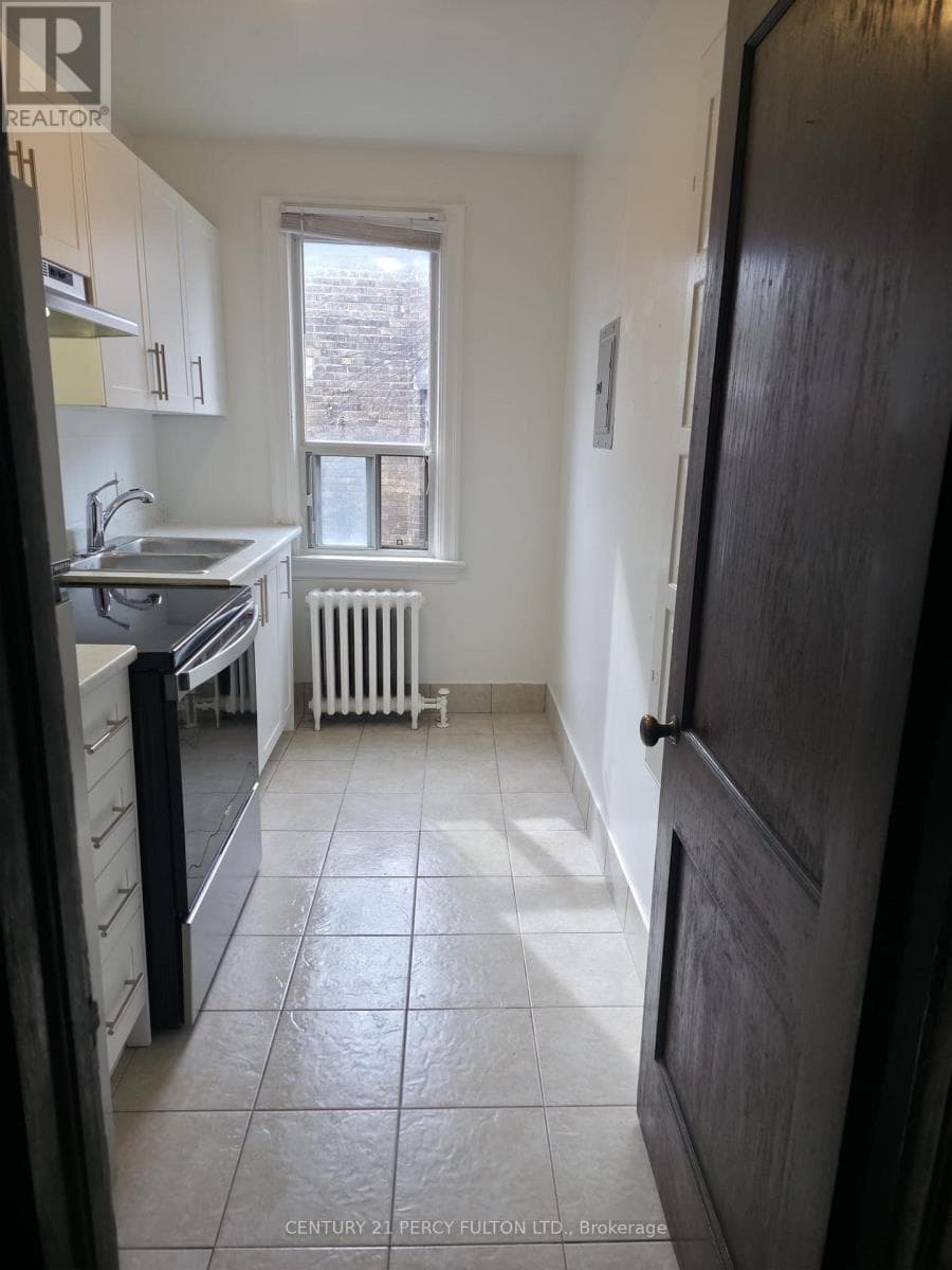 Single Family at 15- 35 Jane Street, Toronto (Runnymede-Bloor West Village), Ontario - Photo 4 - RE/MAX Garden City Realty