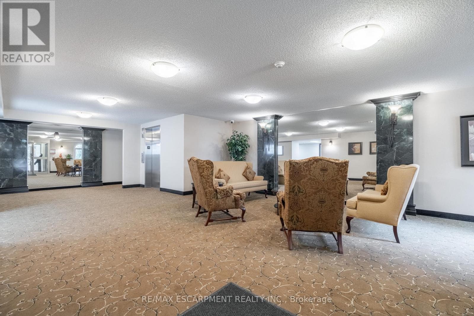 306- 970 Golf Links Road