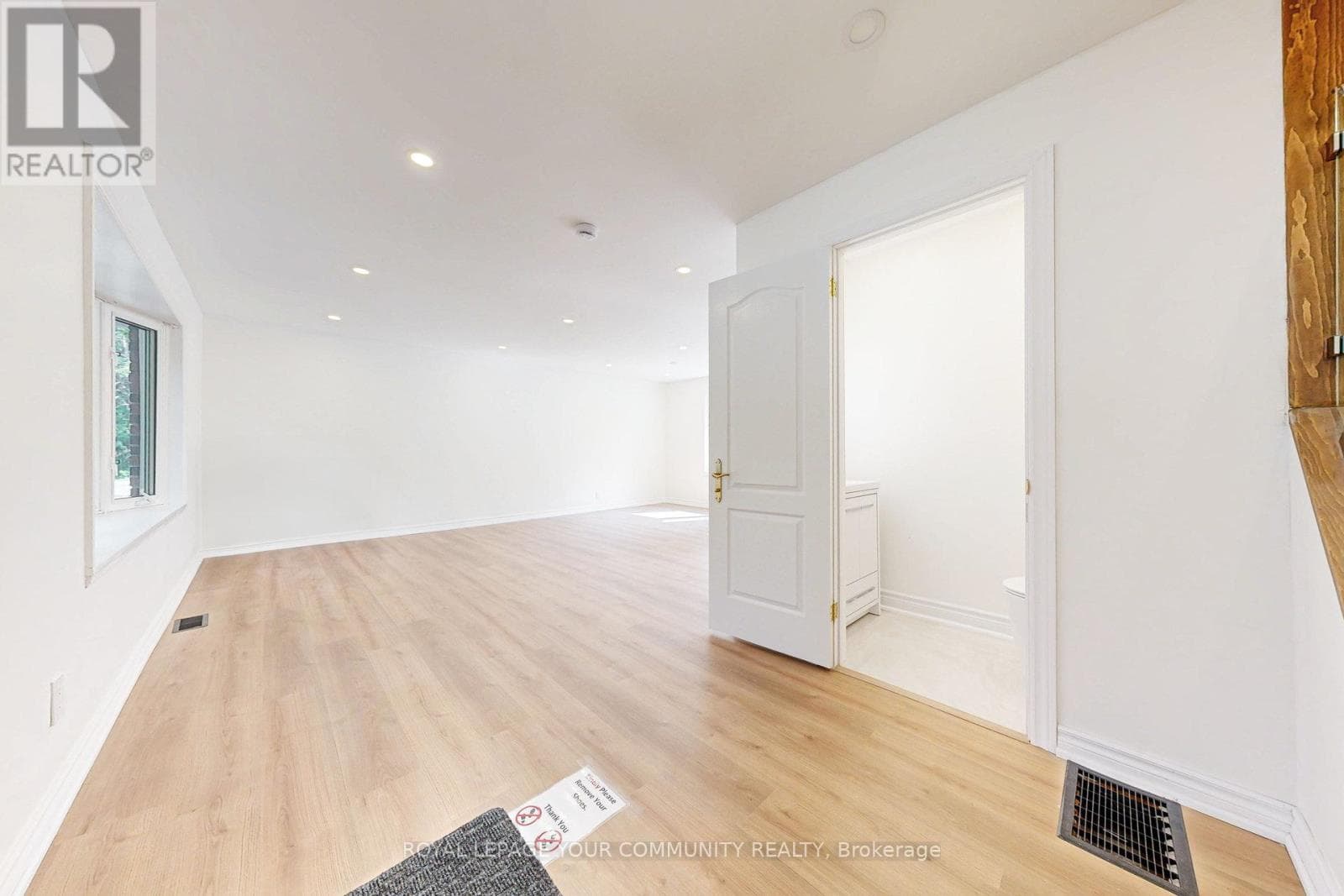 Single Family at Main & 2nd- 83 Lundy's Lane, Newmarket (Huron Heights-Leslie Valley), Ontario - Photo 4 - RE/MAX Garden City Realty