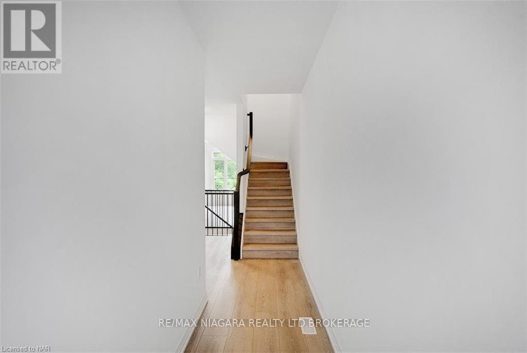 Single Family at 88- 4552 PORTAGE Road, Niagara Falls (Cherrywood), Ontario - Photo 3 - RE/MAX Garden City Realty