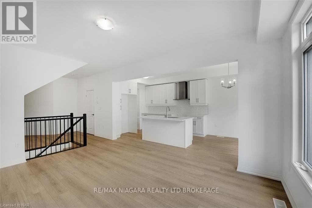 Single Family at 88- 4552 PORTAGE Road, Niagara Falls (Cherrywood), Ontario - Photo 8 - RE/MAX Garden City Realty