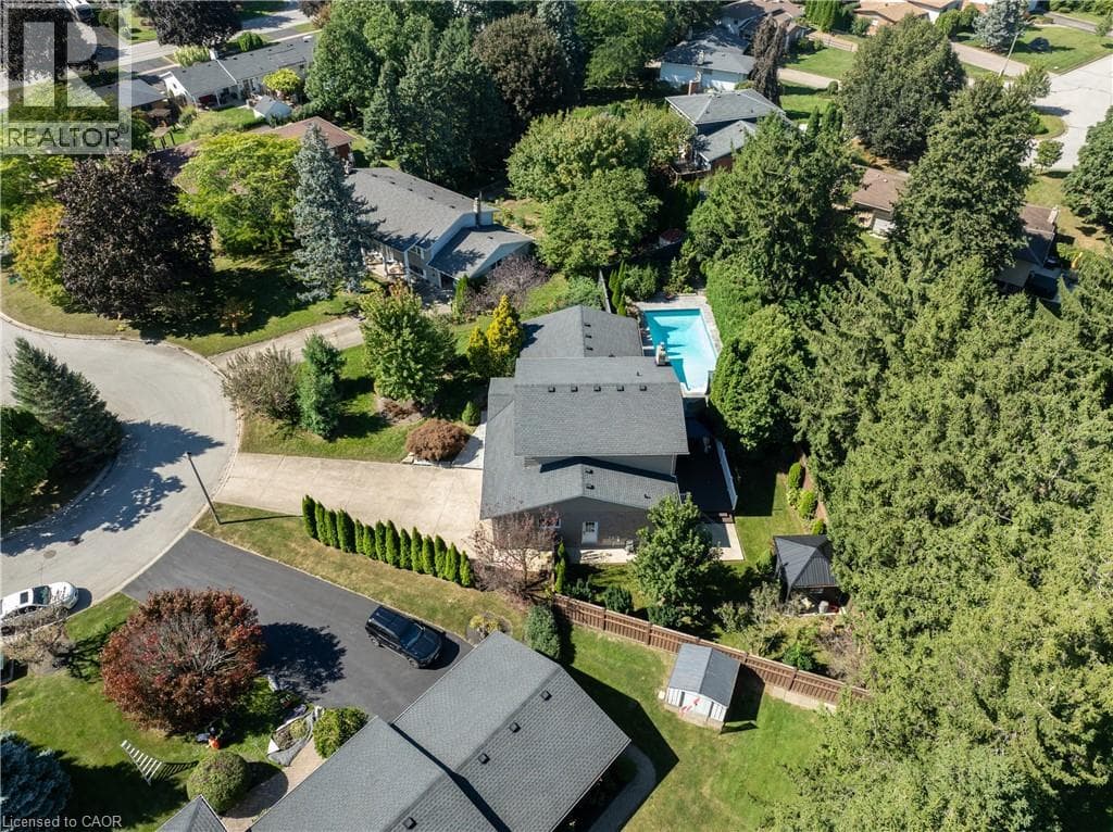 Single Family at 5 TOTTENHAM Court, Niagara-on-the-Lake, Ontario - Photo 4 - RE/MAX Garden City Realty