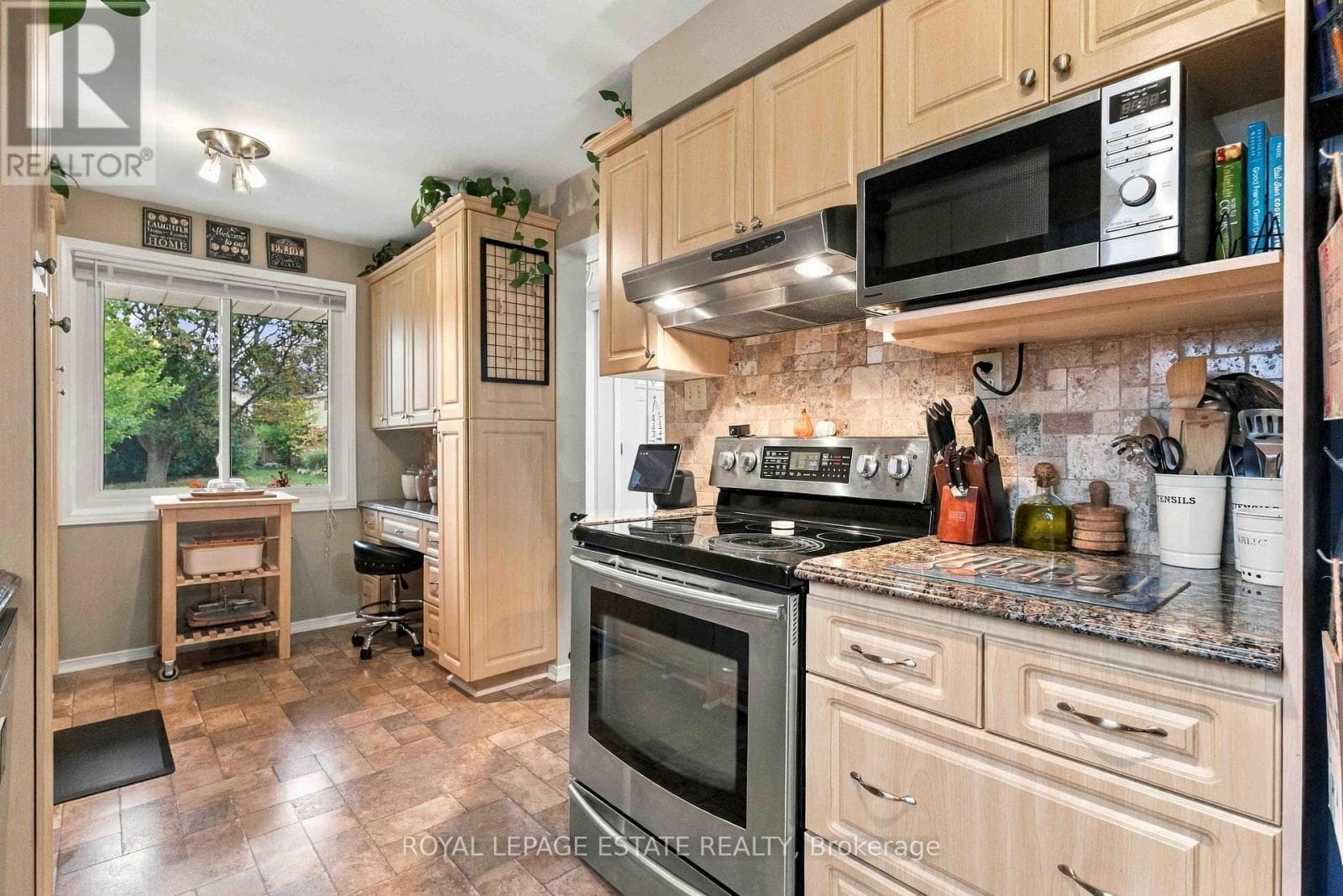 Single Family at 228 Rands Road, Ajax (South West), Ontario - Photo 8 - RE/MAX Garden City Realty