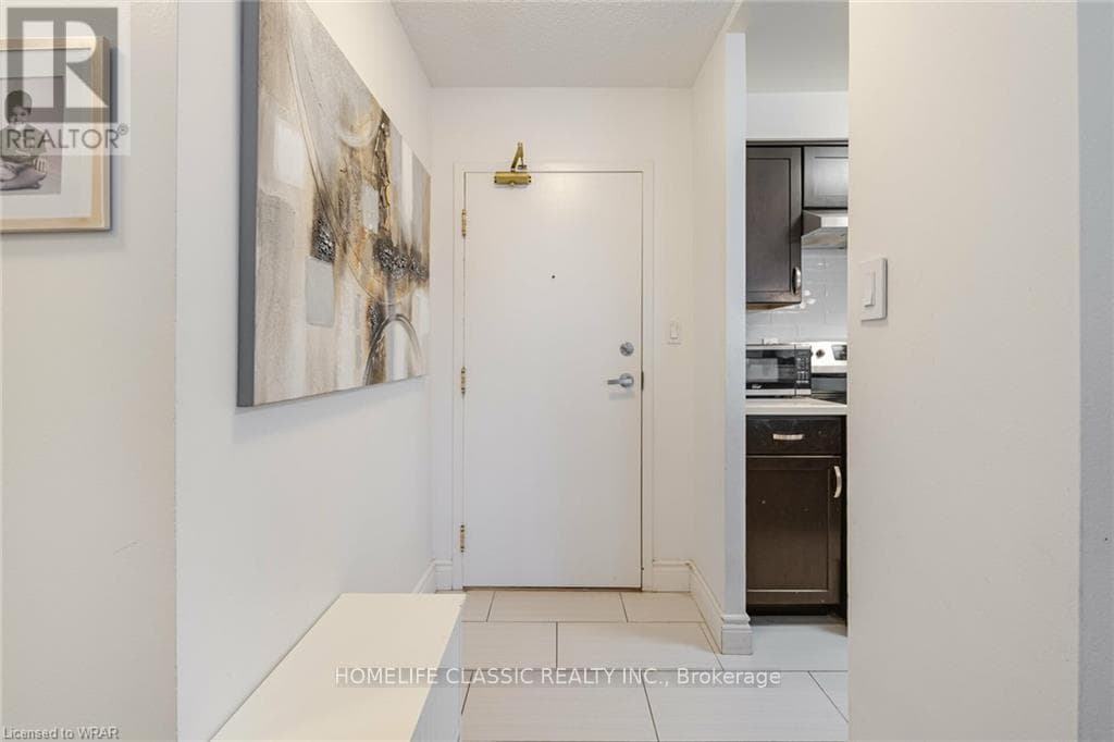 Single Family at 617- 1001 Cedarglen Gate, Mississauga (Erindale), Ontario - Photo 6 - RE/MAX Garden City Realty