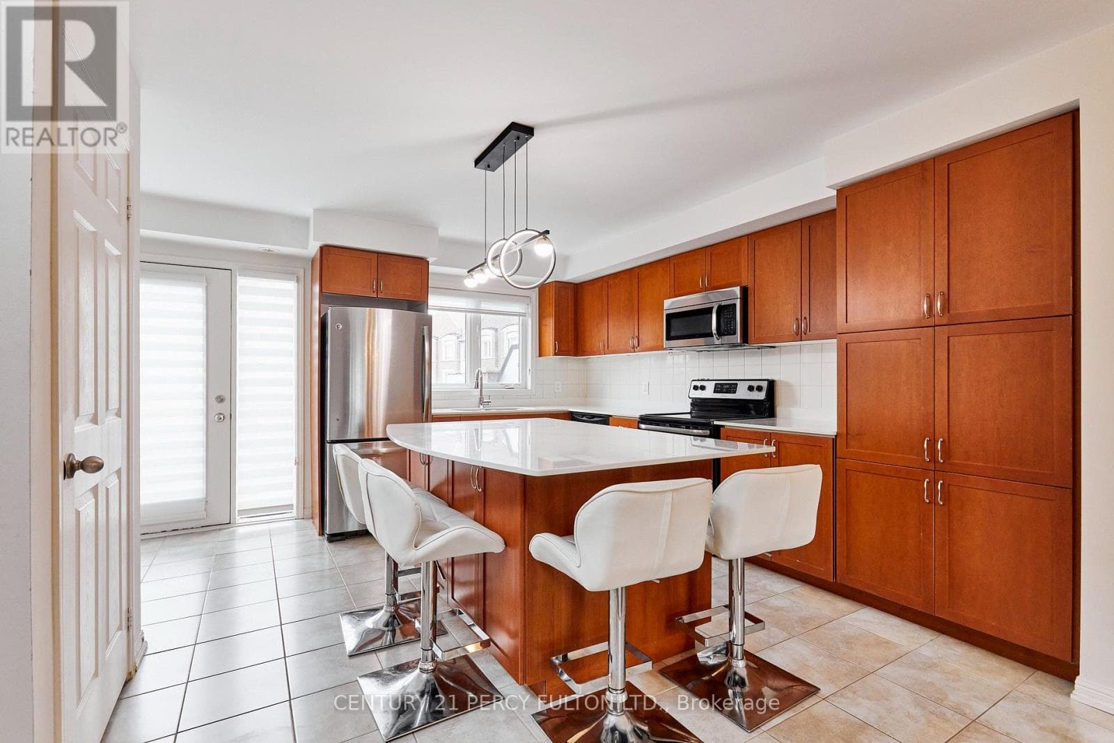 Single Family at 15951 Bayview Avenue, Aurora, Ontario - Photo 10 - RE/MAX Garden City Realty