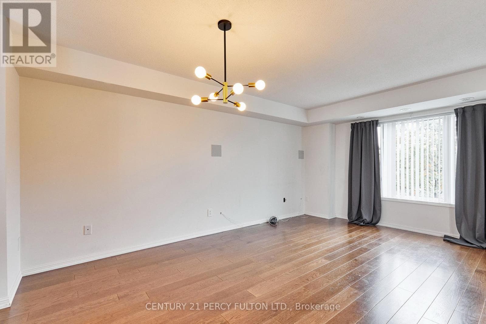 Single Family at 15951 Bayview Avenue, Aurora, Ontario - Photo 7 - RE/MAX Garden City Realty