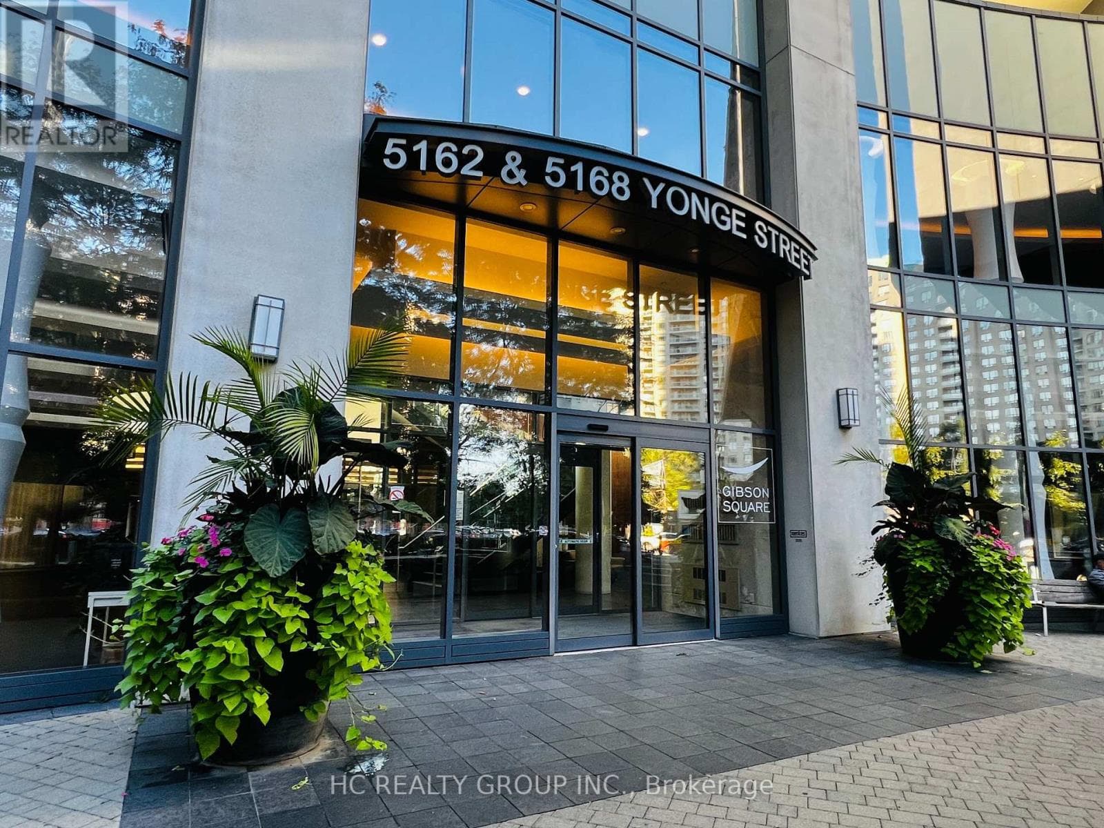 1712- 5168 Yonge Street