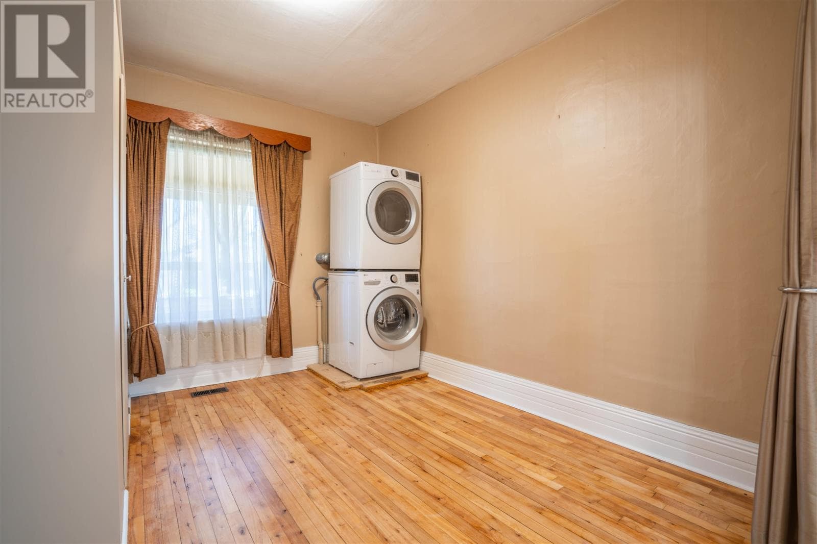Single Family at , Sault Ste Marie, Ontario - Photo 5 - RE/MAX Garden City Realty