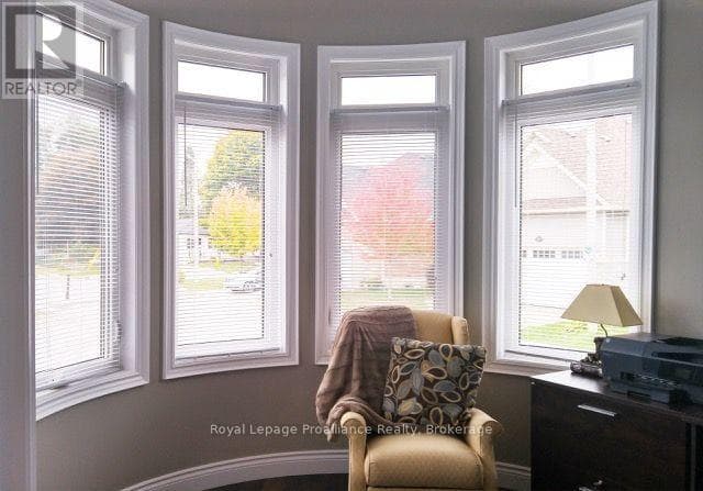 Single Family at 10 Lockside Drive, Peterborough (Otonabee Ward 1), Ontario - Photo 8 - RE/MAX Garden City Realty