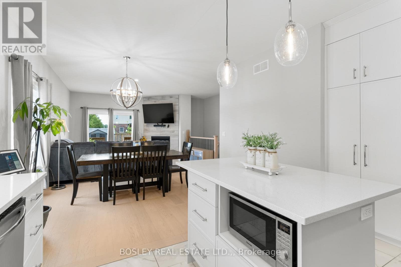 Single Family at 591 GAISER Road, Welland (Coyle Creek), Ontario - Photo 7 - RE/MAX Garden City Realty