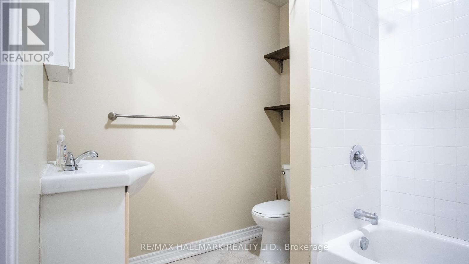 Multi-family at 3- 560 Jones Avenue, Toronto (Blake-Jones), Ontario - Photo 10 - RE/MAX Garden City Realty