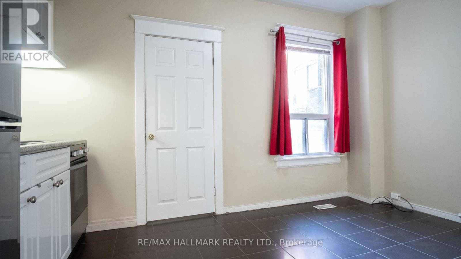 Multi-family at 3- 560 Jones Avenue, Toronto (Blake-Jones), Ontario - Photo 3 - RE/MAX Garden City Realty
