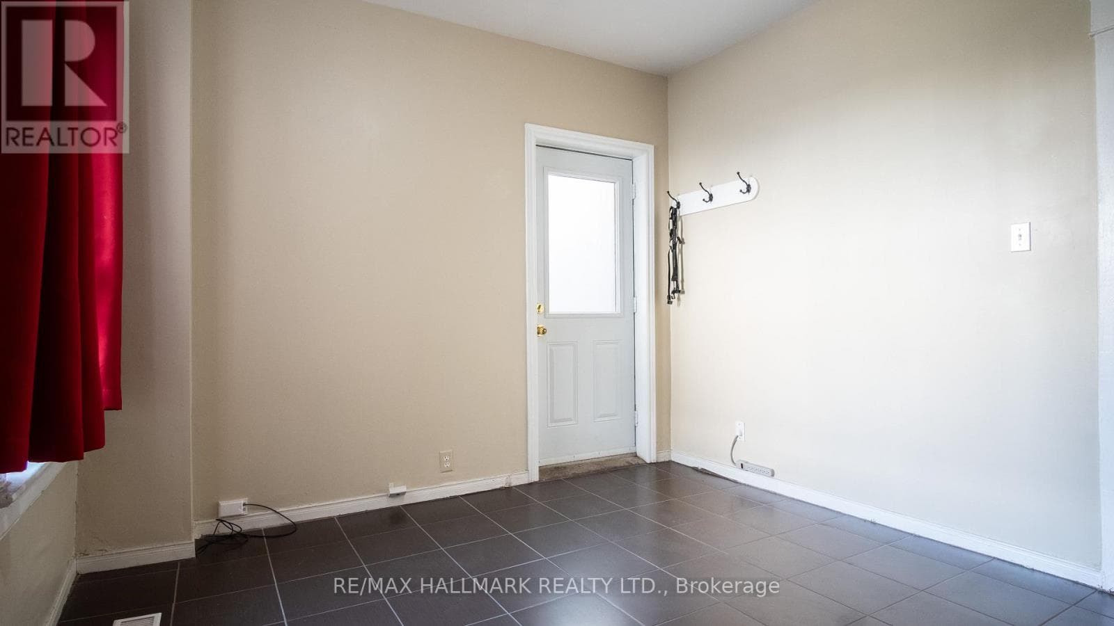 Multi-family at 3- 560 Jones Avenue, Toronto (Blake-Jones), Ontario - Photo 5 - RE/MAX Garden City Realty