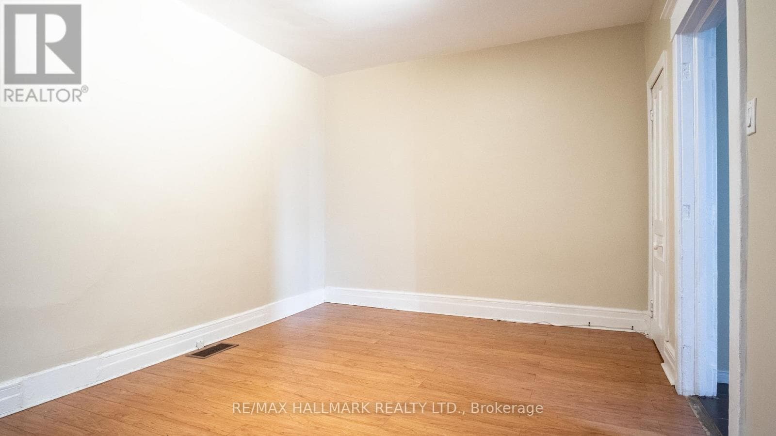 Multi-family at 3- 560 Jones Avenue, Toronto (Blake-Jones), Ontario - Photo 8 - RE/MAX Garden City Realty
