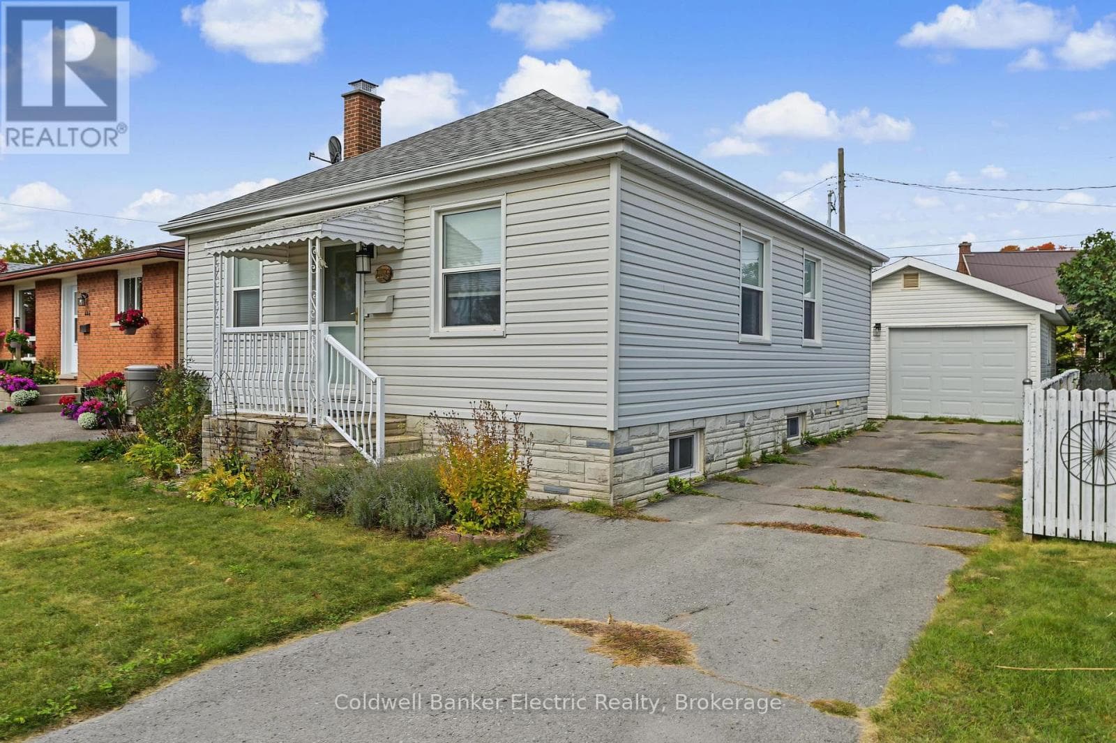 Single Family at 440 Howden Street, Peterborough (Otonabee Ward 1), Ontario - Photo 2 - RE/MAX Garden City Realty