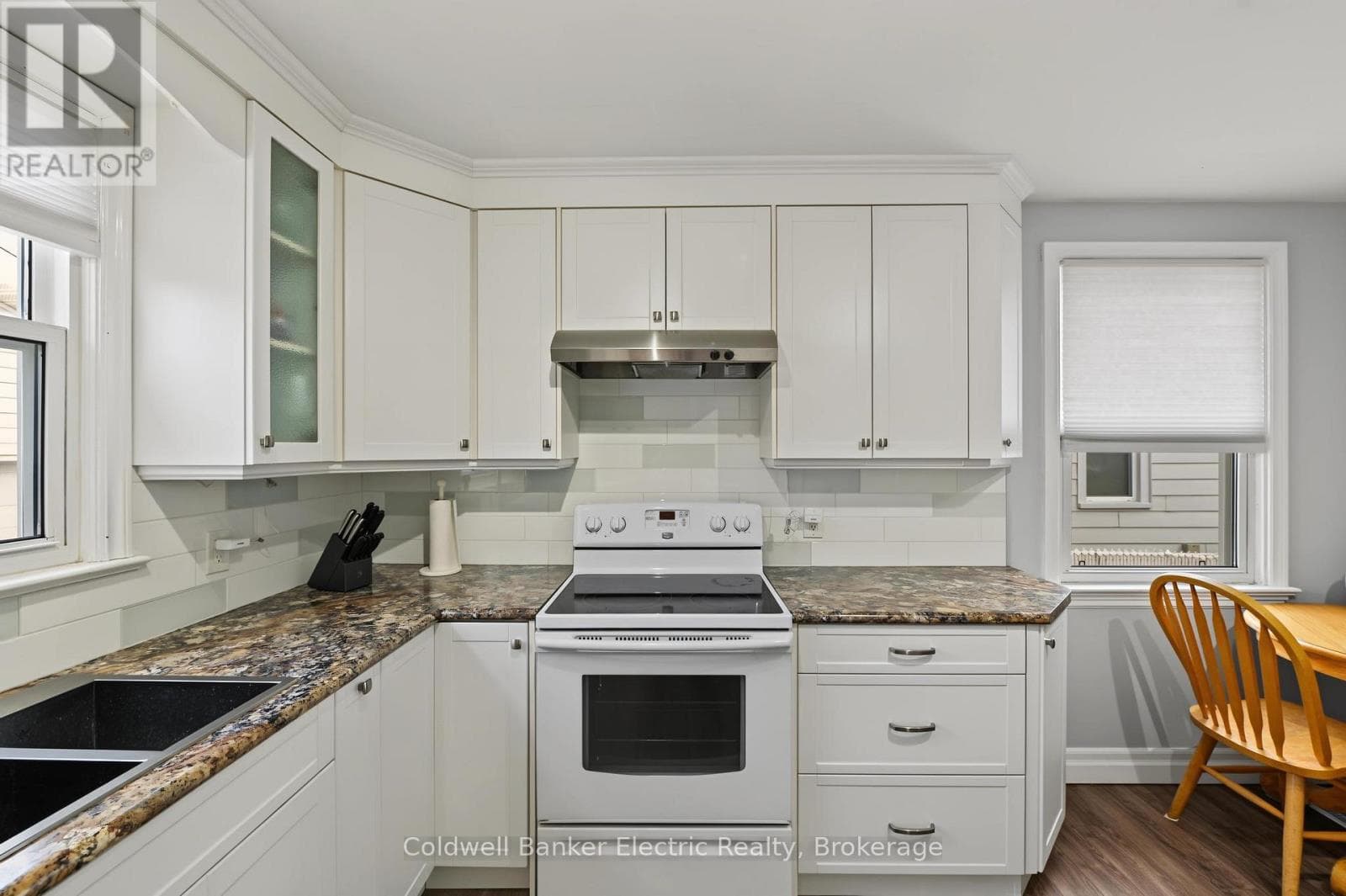 Single Family at 440 Howden Street, Peterborough (Otonabee Ward 1), Ontario - Photo 5 - RE/MAX Garden City Realty
