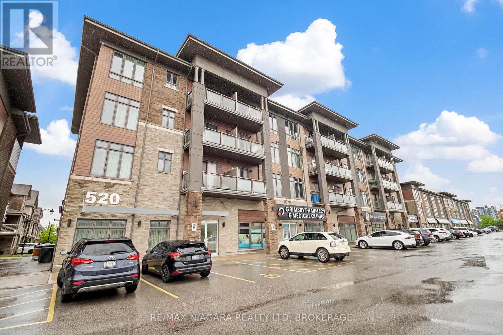 411- 520 North Service Road