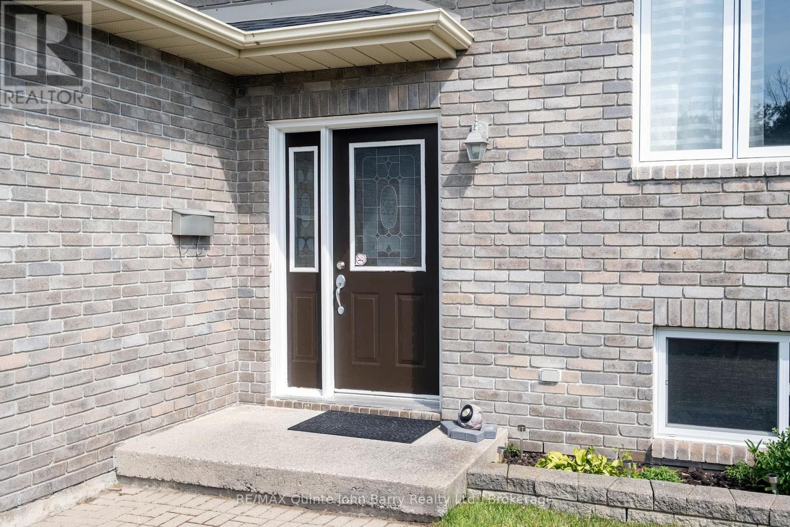 Single Family at 152 Nicholas Street, Quinte West (Murray Ward), Ontario - Photo 3 - RE/MAX Garden City Realty