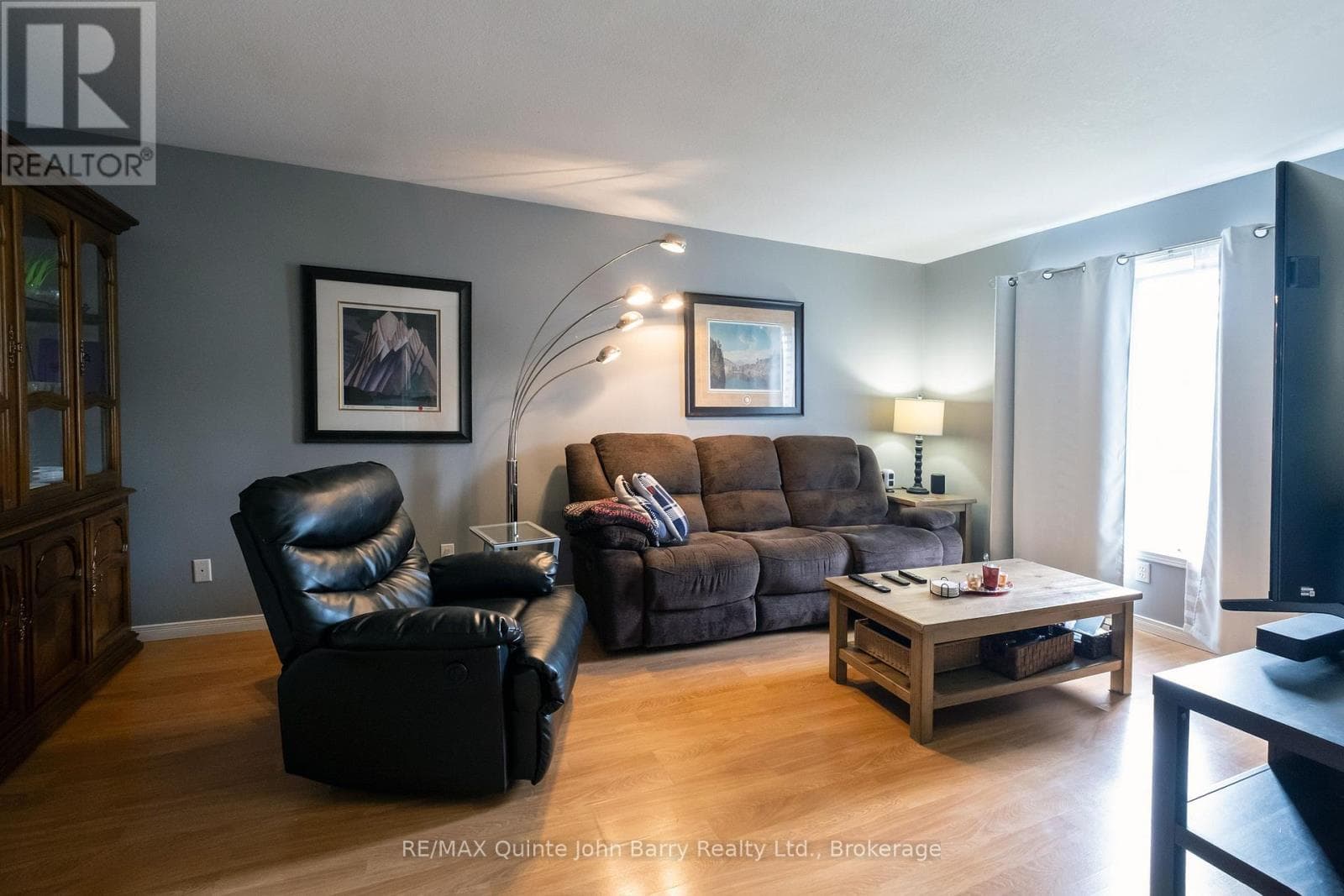 Single Family at 152 Nicholas Street, Quinte West (Murray Ward), Ontario - Photo 6 - RE/MAX Garden City Realty