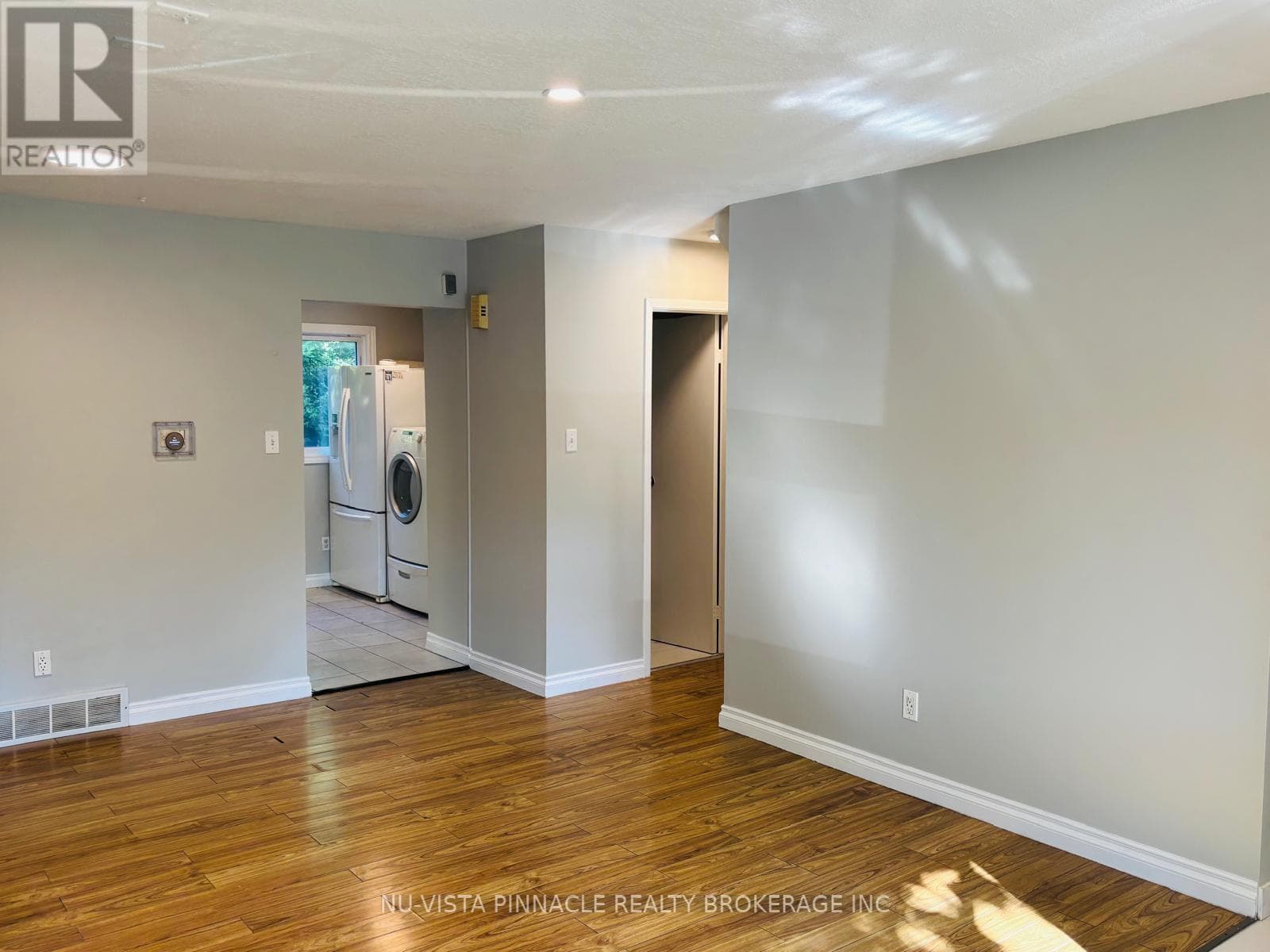 Single Family at 39- 577 Third Street, London East (East H), Ontario - Photo 6 - RE/MAX Garden City Realty