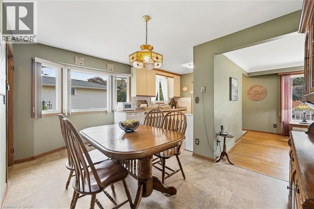 Single Family at 6495 BRACKEN Street, Niagara Falls, Ontario - Photo 10 - RE/MAX Garden City Realty