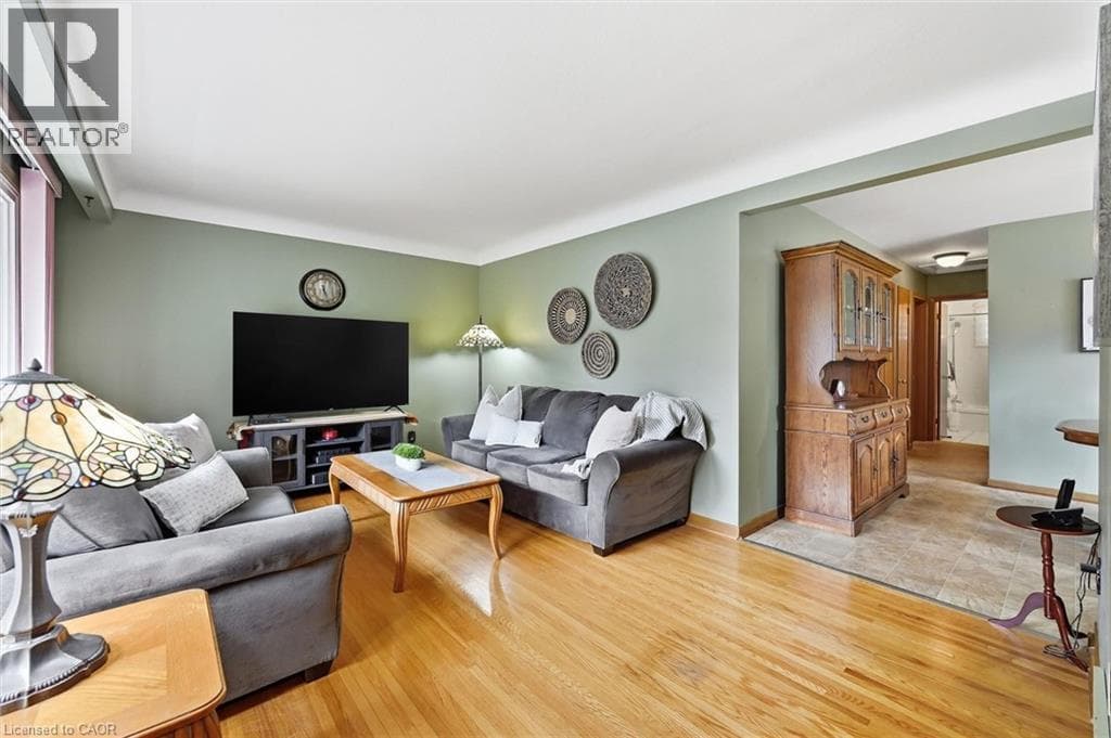 Single Family at 6495 BRACKEN Street, Niagara Falls, Ontario - Photo 6 - RE/MAX Garden City Realty