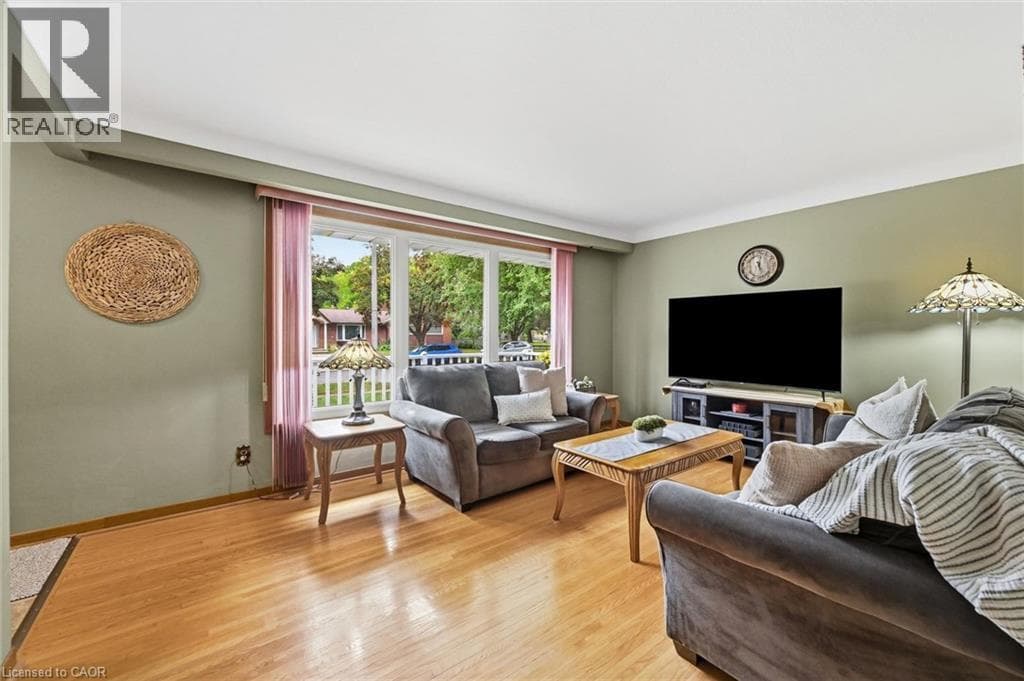 Single Family at 6495 BRACKEN Street, Niagara Falls, Ontario - Photo 7 - RE/MAX Garden City Realty