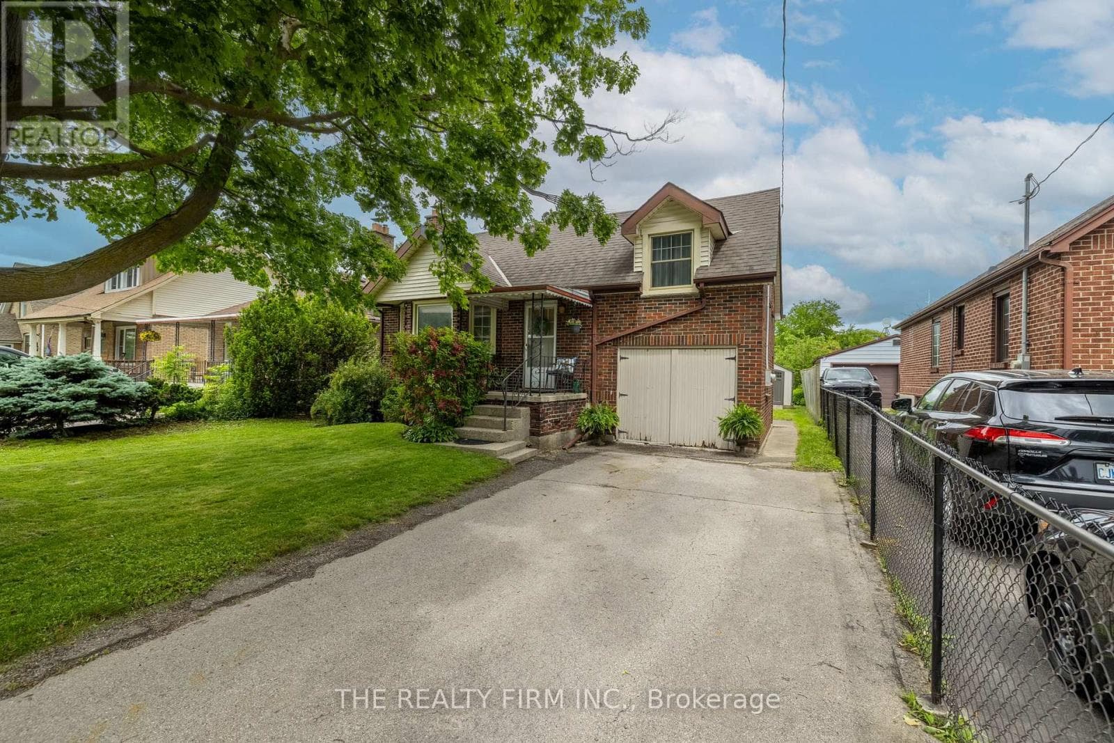 Single Family at 384 Spruce Street, London East (East H), Ontario - Photo 10 - RE/MAX Garden City Realty
