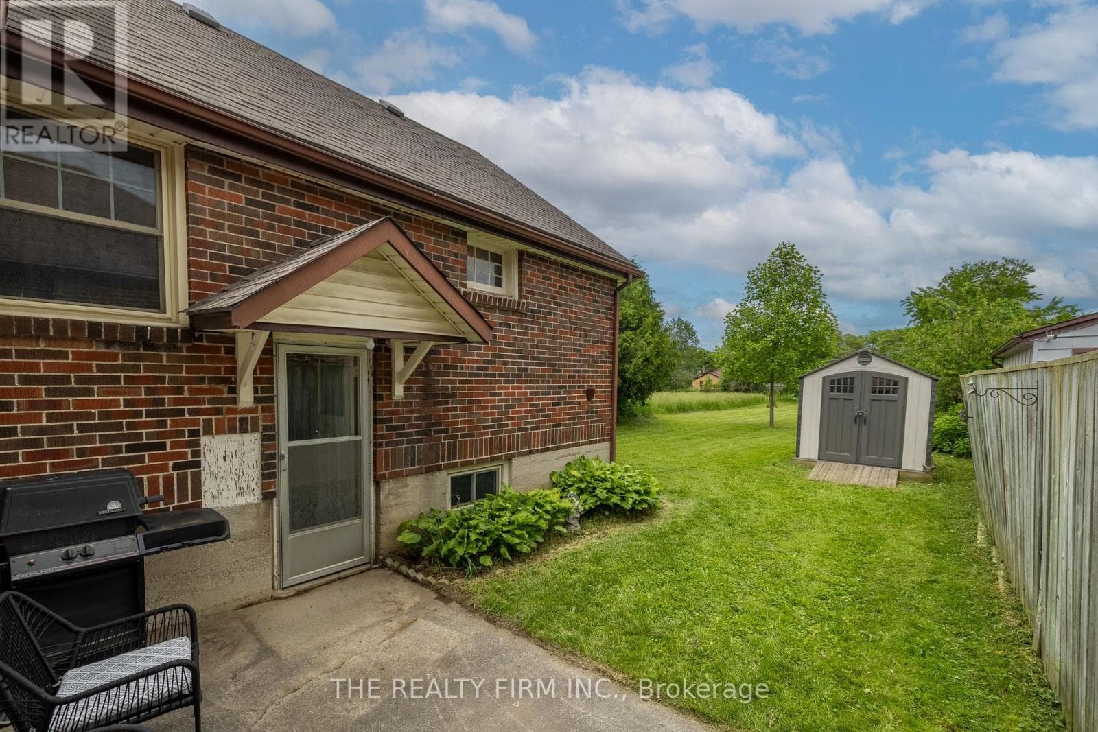 Single Family at 384 Spruce Street, London East (East H), Ontario - Photo 9 - RE/MAX Garden City Realty
