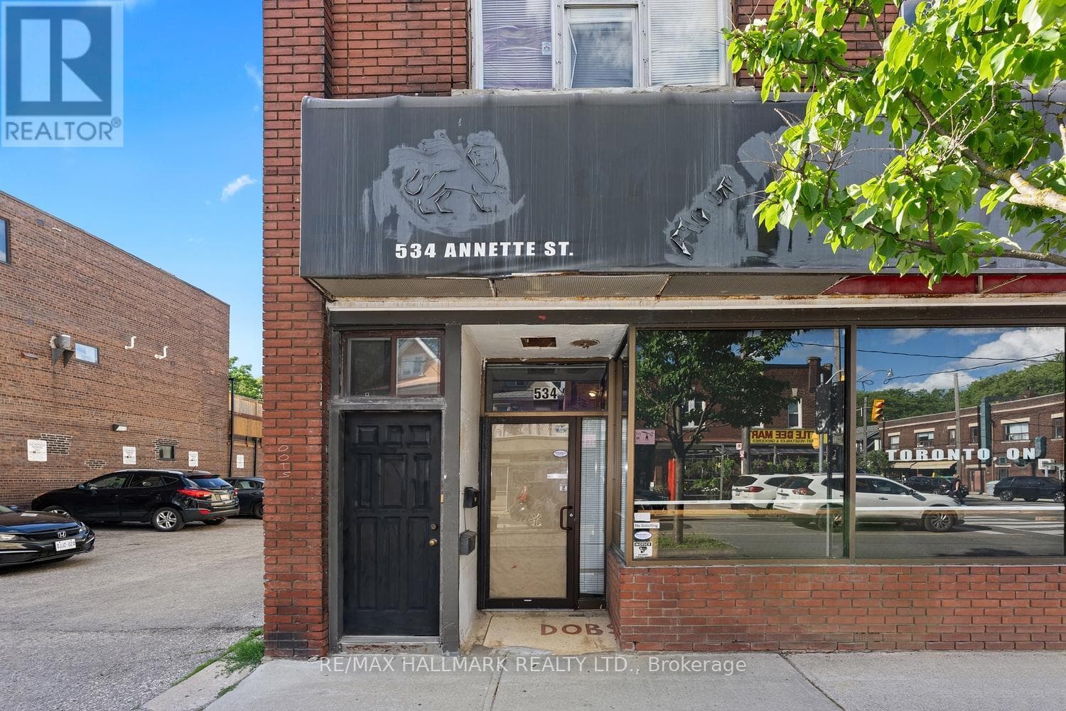 Retail at 534 Annette Street, Toronto (Runnymede-Bloor West Village), Ontario - Photo 3 - RE/MAX Garden City Realty