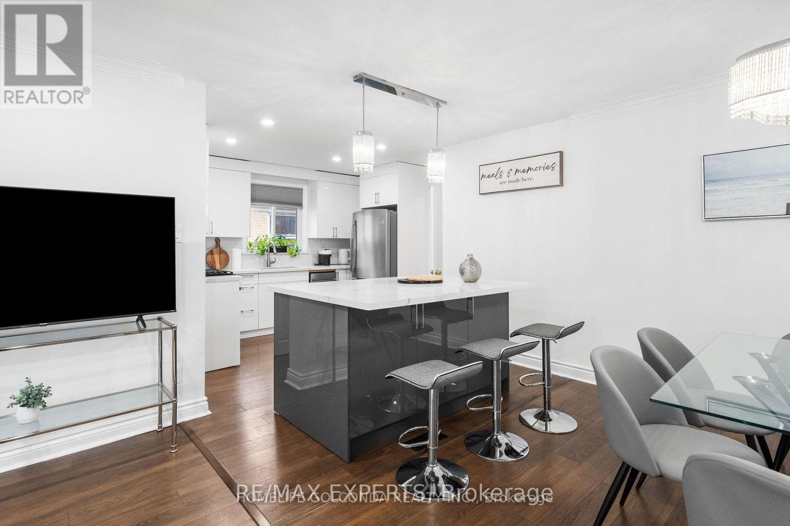 Single Family at 253 Bogert Avenue, Toronto (Lansing-Westgate), Ontario - Photo 10 - RE/MAX Garden City Realty