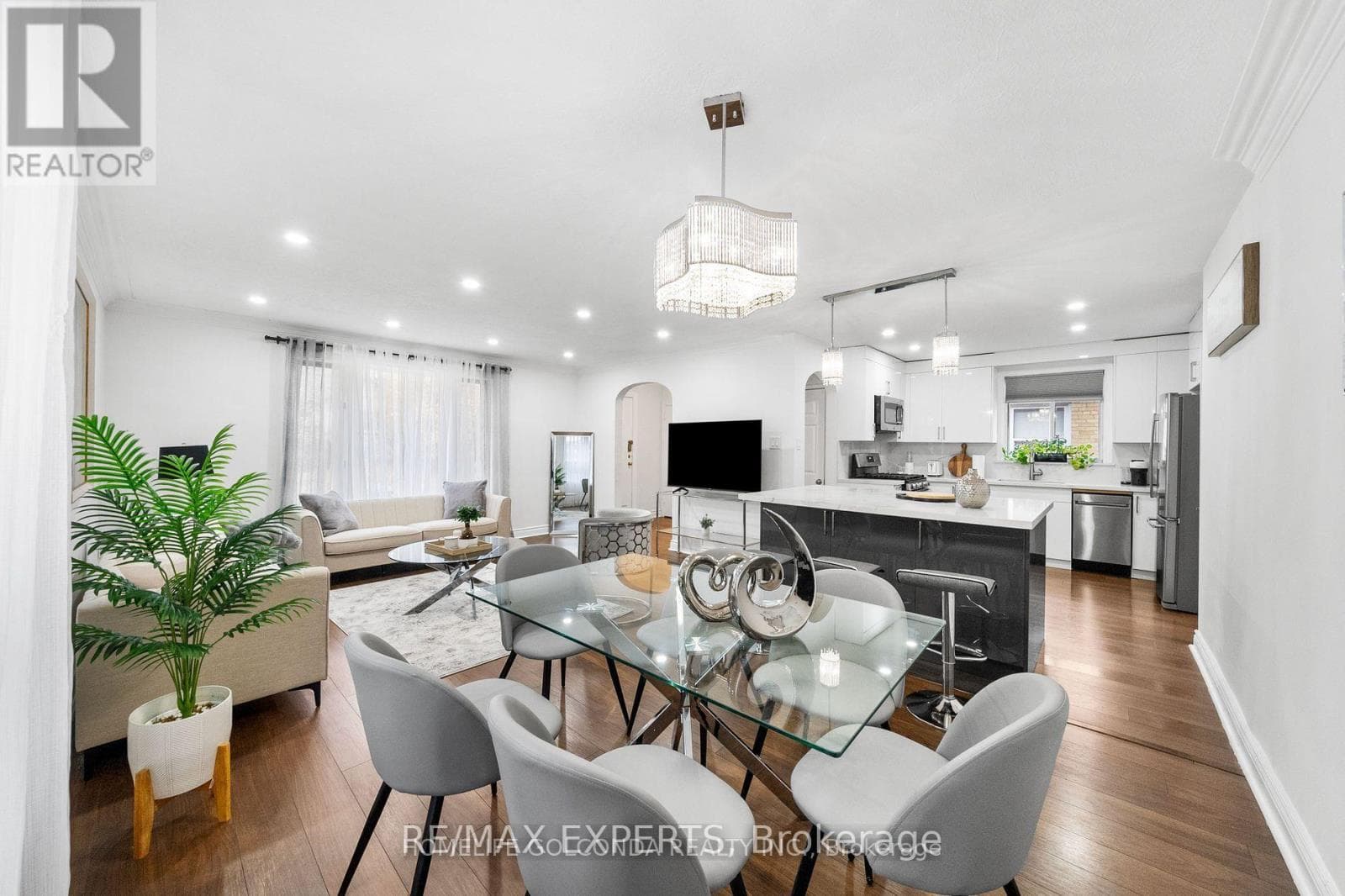 Single Family at 253 Bogert Avenue, Toronto (Lansing-Westgate), Ontario - Photo 6 - RE/MAX Garden City Realty