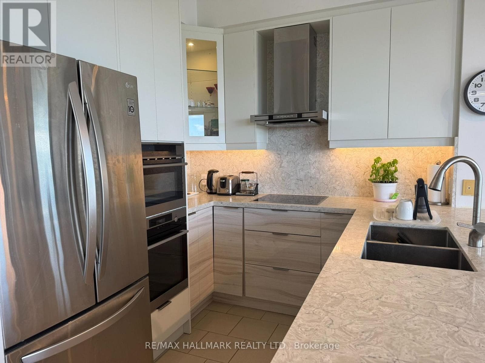Single Family at 701- 17 Ruddington Drive, Toronto (Bayview Woods-Steeles), Ontario - Photo 7 - RE/MAX Garden City Realty